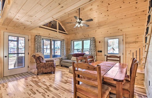 Weld House | Cozy Webb Lake Cabin with Breathtaking Mountain Views