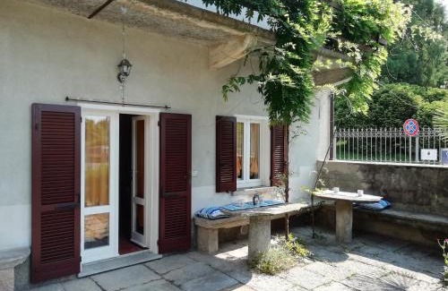 Invorio Apartment | Pet-Friendly Invorio La Corte with Oceanfront Views