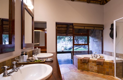 Thorny Bush Game Reserve Cabin | Discover Inyati Game Lodge: Eco-Friendly Retreat Awaits