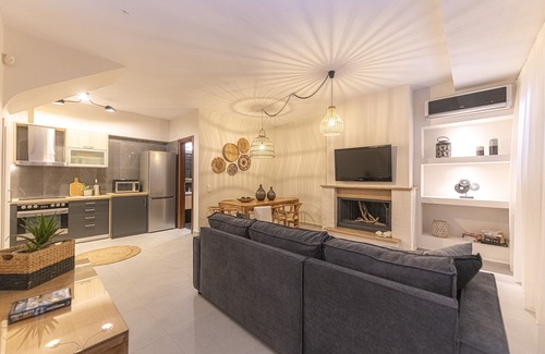 Katsarou Villa | Unwind at IO.DELUXE Villa with Private Pool & Ocean Views