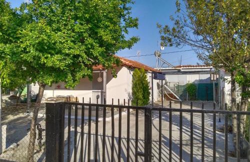 Paralia Ofryniou House | Io's Guest House