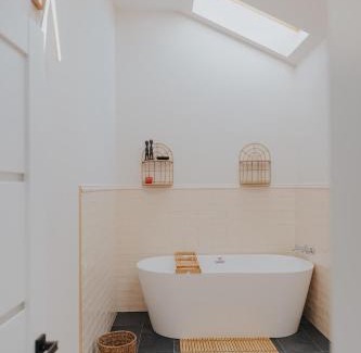 Turda House | Guest Rated 9.9: Ioana Guest House with Oceanfront Views