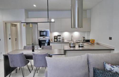 Nafplion City Centre Apartment | Experience Ioanna's Suite: A Family-Friendly Retreat