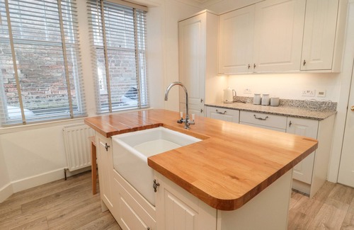 Berwick-upon-Tweed Cottage | Oceanfront Getaway at Iona 10 Palace Street East