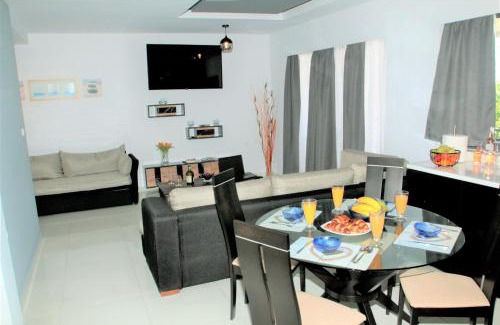 Athani House | Beautiful Ionian Balcony - 4-Star Getaway with Dining