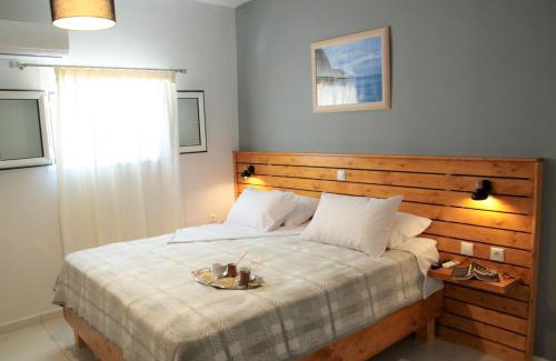 Athani House | Beautiful Ionian Balcony - 4-Star Getaway with Dining
