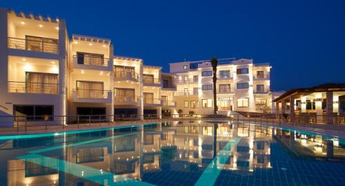 Kanali Hotel | Discover Ionian Theoxenia: Family-Friendly with Pool Access