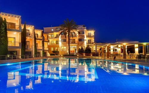 Kanali Hotel | Discover Ionian Theoxenia: Family-Friendly with Pool Access