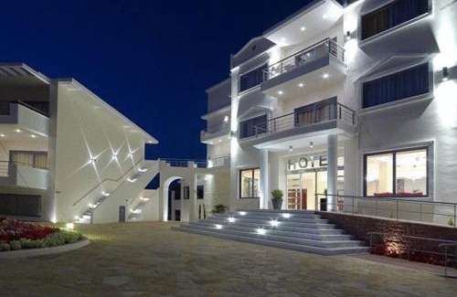 Kanali Hotel | Discover Ionian Theoxenia: Family-Friendly with Pool Access