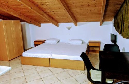 Kanali Apartment | Discover Ionion Studios: Guest Rated 9/10 Stay Awaits