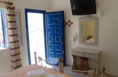 Ios Apartment | Oceanfront Ios Pelagos: Family-Friendly Escape with Views