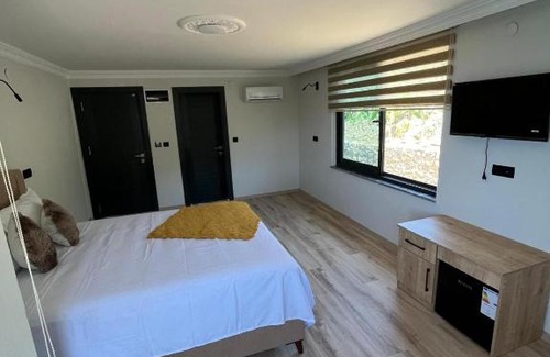Seki Hotel | Discover IOTAPE AYDAP BUTİK OTEL: Poolside Comfort Awaits