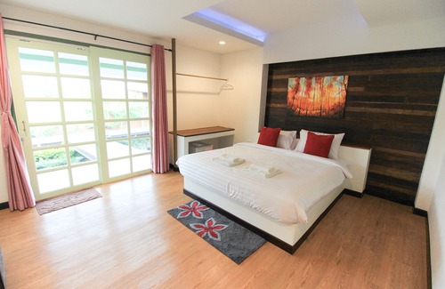 Phlap Phla Hotel | Relax at Green Terrace Resort & Restaurant with Pool Access