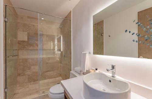 Tohoku Apartment | Oceanfront Ipana Condo with Pool and Family-Friendly Vibes