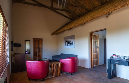 Vivo Cabin | Discover Iphofolo Lodge: Family-Friendly Stay with Pool