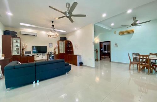 Hulu Kinta Villa | Relax at Ipoh 232 Private Pool Villa, Family-Friendly Retreat