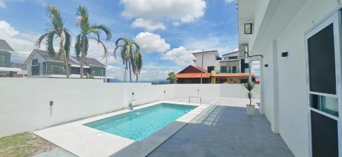 Ipoh Villa | Ipoh Lahat Mines Private Pool Lake Villa by IWH Suites