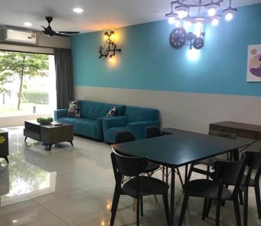 Kampung Kuala Pari House | Ipoh Manhattan TSL: Family-Friendly Pool View Retreat