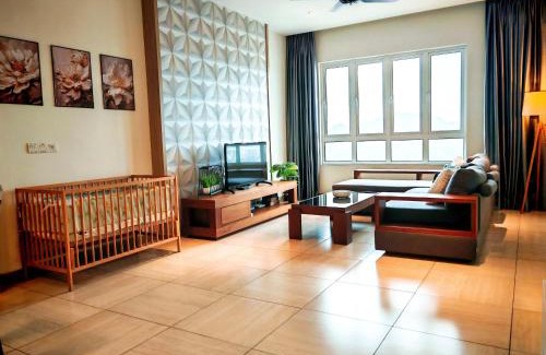 Jawa Apartment | Stylish Ipoh Octagon Condo with Pool & Free Parking