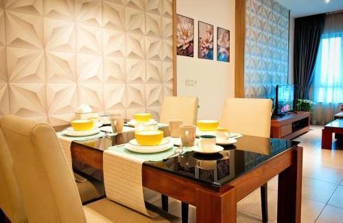 Jawa Apartment | Stylish Ipoh Octagon Condo with Pool & Free Parking