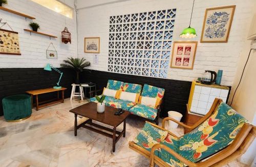 Taman Pengkalan Jaya House | Discover Ipoh Station 18: Rainforest Loft with Breakfast