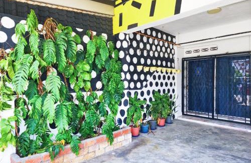Taman Pengkalan Jaya House | Discover Ipoh Station 18: Rainforest Loft with Breakfast