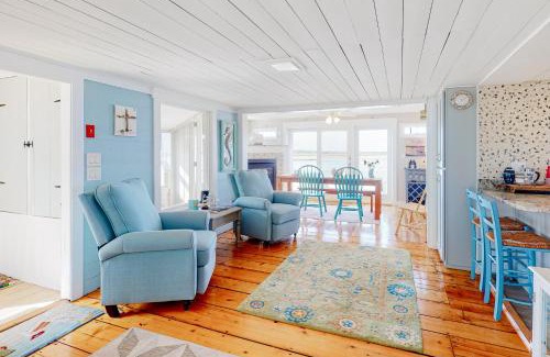 Ipswich House | Explore Ipswich Sanctuary with Private Beach and Ocean View