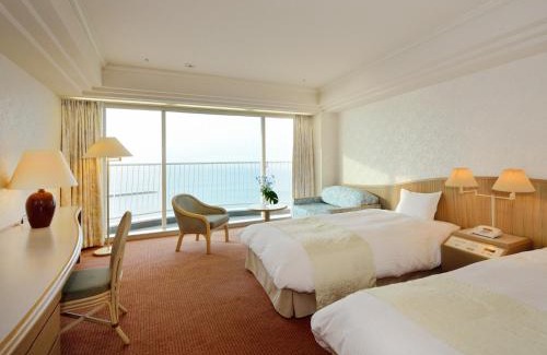 Irago Hotel | Relax at Irago Resort & Convention Hotel with Ocean Views