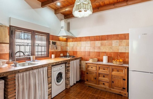 Montefrio Villa | Experience Iratxe Montefrío: Guest Rated 9.8 with Pool & Spa
