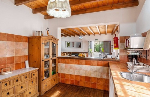 Montefrio Villa | Experience Iratxe Montefrío: Guest Rated 9.8 with Pool & Spa