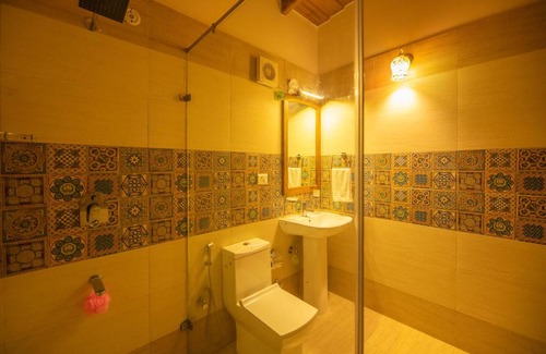 Bhimtal Villa | Inviting Irenic Abode: Perfect for Families and Pets