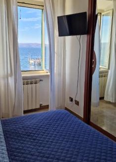 Lake Bracciano Apartment | Irresistible IRIDE SUL LAGO: Oceanfront Family Retreat