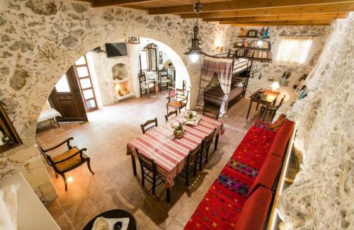 Alones House | Irini's House: Family-Friendly Stay with 9.7/10 Rating