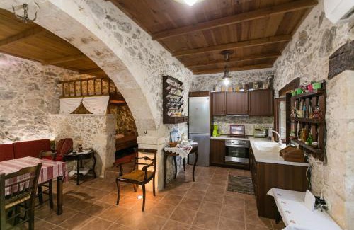 Alones House | Irini's House: Family-Friendly Stay with 9.7/10 Rating