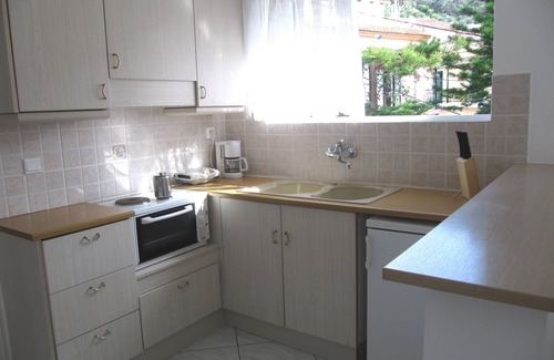 Agios Gordios Apartment | Irini Studio: Steps to the Beach, Pool & Ocean Views