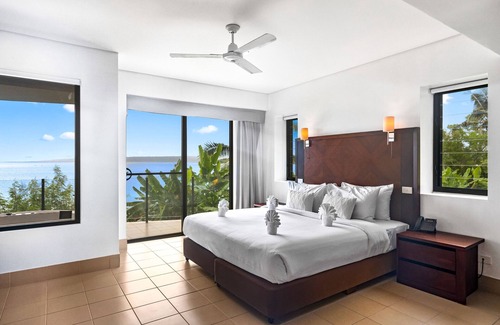 Port Vila Resort | Escape to Iririki Island Resort & Spa: Ocean Views Await