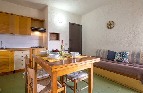Golfo Aranci Apartment | Oceanfront Retreat at Iris 14, Terza Spiaggia