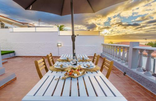 Sauzal Villa | Family-Friendly Iris 8 House: Highly Rated & Welcoming