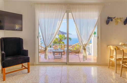 Sauzal Villa | Family-Friendly Iris 8 House: Highly Rated & Welcoming