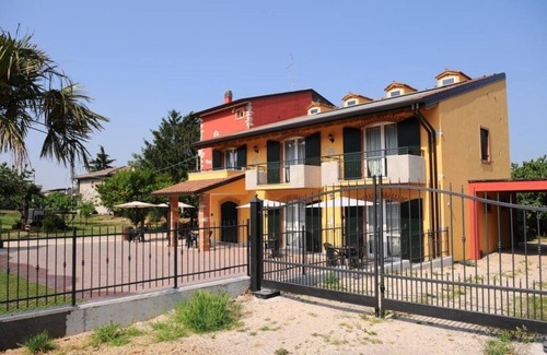 Volargne Other | Welcoming Iris - Agriturismo Terra e Sole Stay Experience