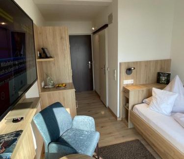 Radolfzell am Bodensee Hotel | Oceanfront Escape at Iris am See garni - Guest Rated 8.9