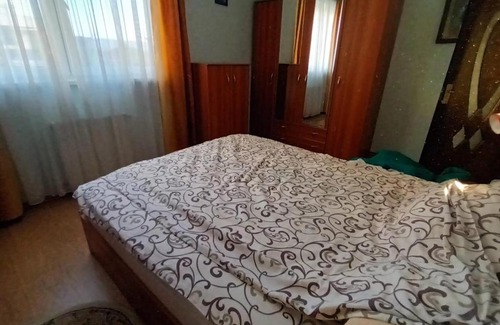 Cluj-Napoca Apartment | Exceptional Iris Apartment: Family-Friendly Retreat Awaits