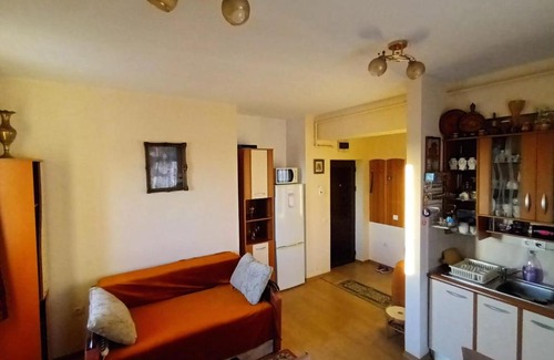 Cluj-Napoca Apartment | Exceptional Iris Apartment: Family-Friendly Retreat Awaits