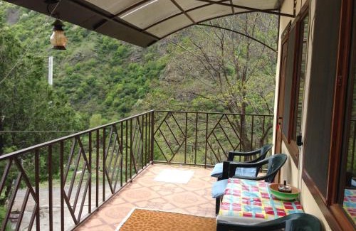 Alaverdi Bed & Breakfast | Pet-Friendly IRIS B&B in Debed Canyon - Rated 9.5/10