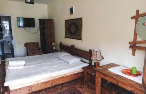 Alaverdi Bed & Breakfast | Pet-Friendly IRIS B&B in Debed Canyon - Rated 9.5/10