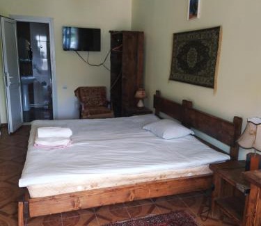 Alaverdi Bed & Breakfast | Pet-Friendly IRIS B&B in Debed Canyon - Rated 9.5/10