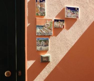 Rossi House | Discover Iris Casa Vacanze: Pet & Child Friendly Retreat