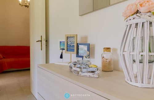 Roca Vecchia Apartment | IRIS Flat: Family-Friendly Getaway with Pet Amenities