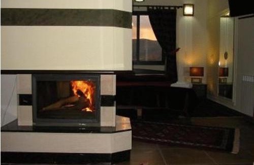 Jezzine Hotel | Discover Iris Flower Hotel: 4-Star Comfort & Pet-Friendly Stays