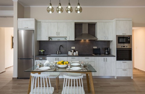 Korfalonas House | New Iris Holiday House with Ocean View & Family-Friendly Amenities